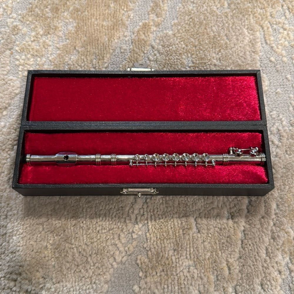 Vintage American girl dol miniature Flute in hard case 6 1/2"